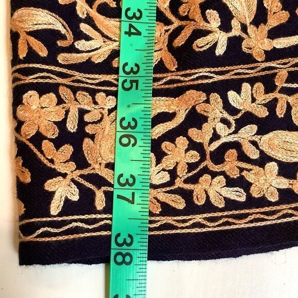 Extra Large Cashmere Embroidered Scarf - Picture 6 of 7